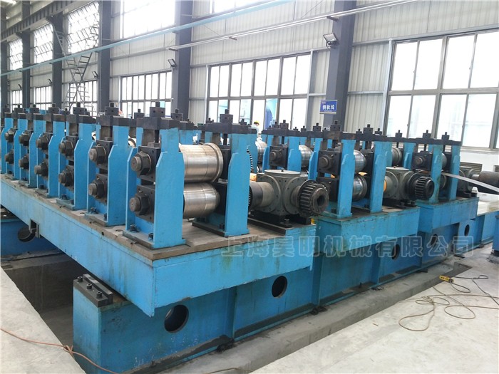 Container bottom beam equipment line